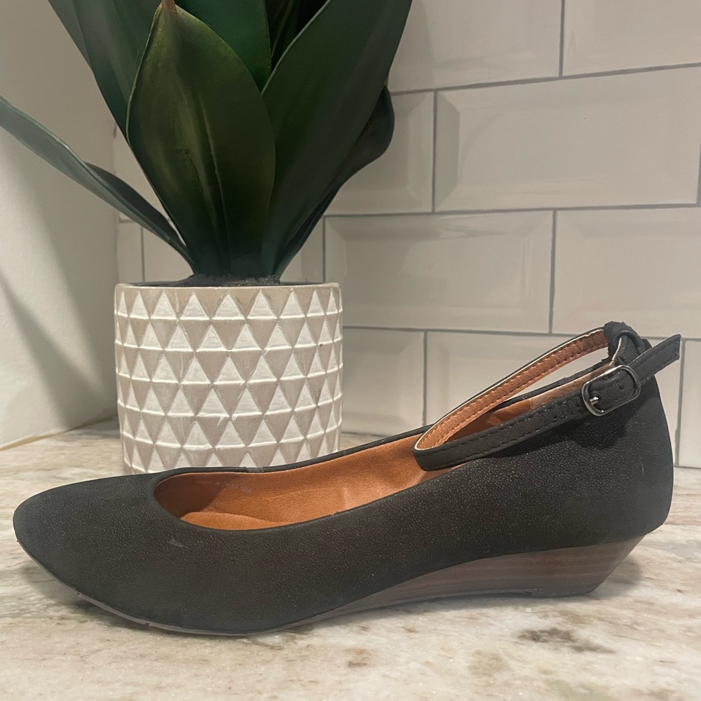 DV by Dolce Vita Ankle Strap Flats